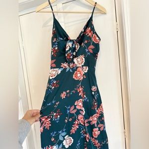 Size large , green midi floral summer dress
